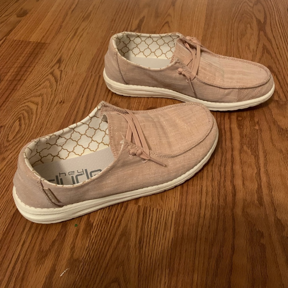 Hardly worn Hey Dudes